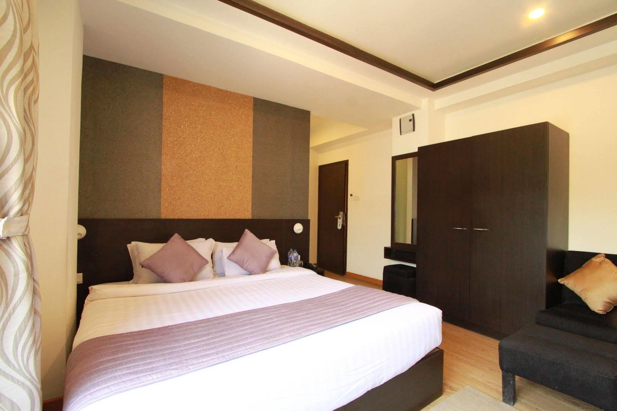Gaju Suite Hotel Kathmandu Luaran gambar